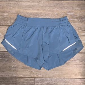 Lululemon size 6 Hotty hot shorts utility blue